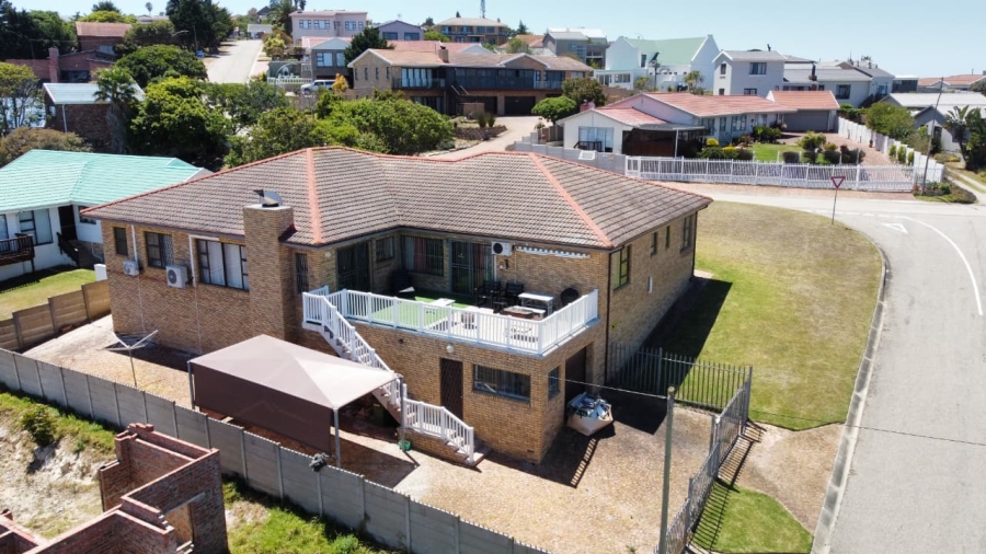 4 Bedroom Property for Sale in Dana Bay Western Cape